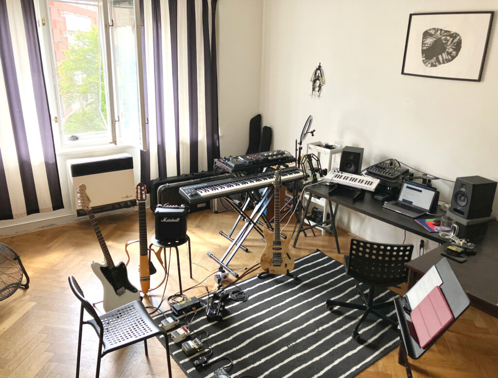 Prague Guitar Academy - Classroom